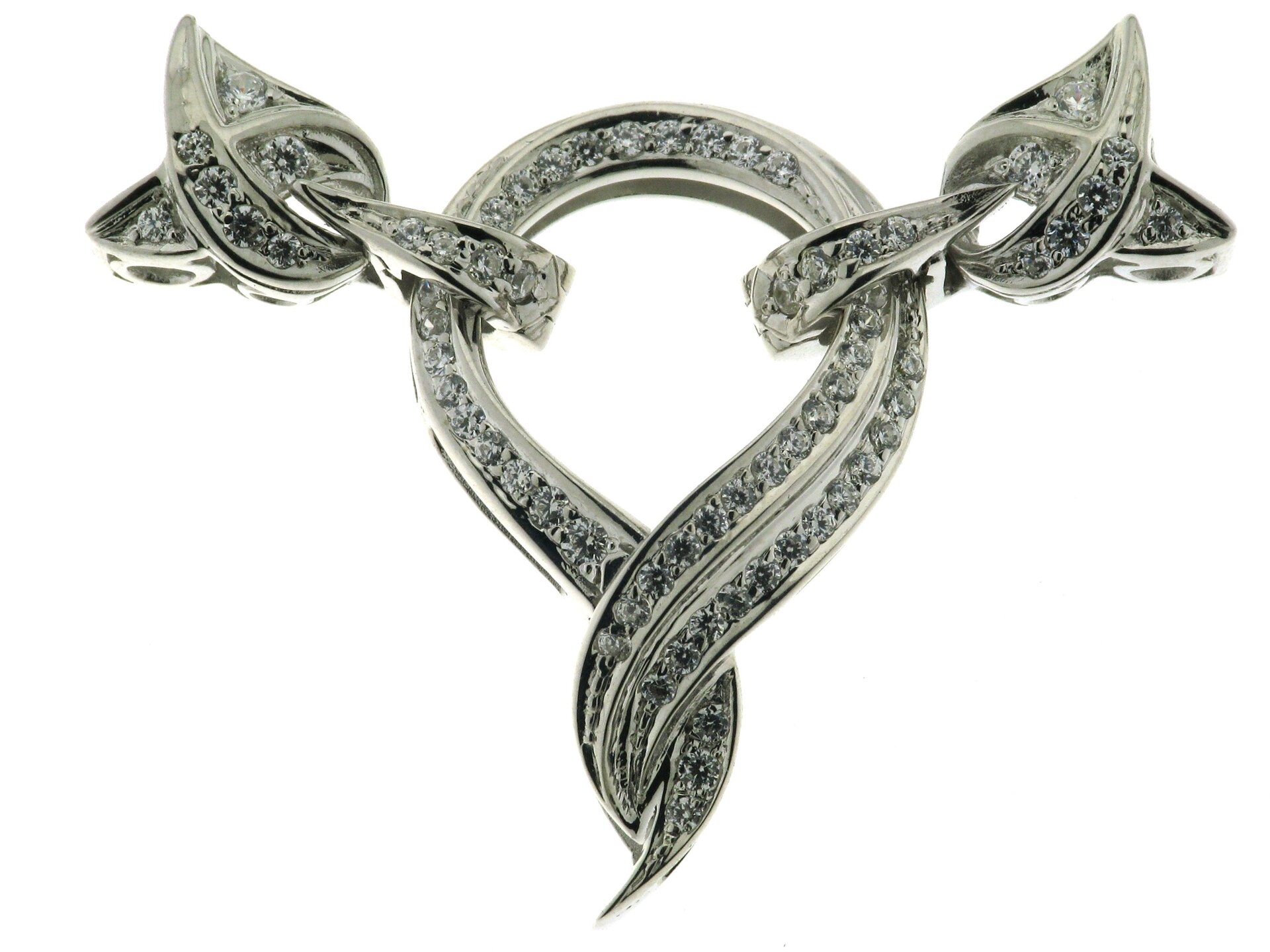 Clip pav&eacute;e clasp with diamonds